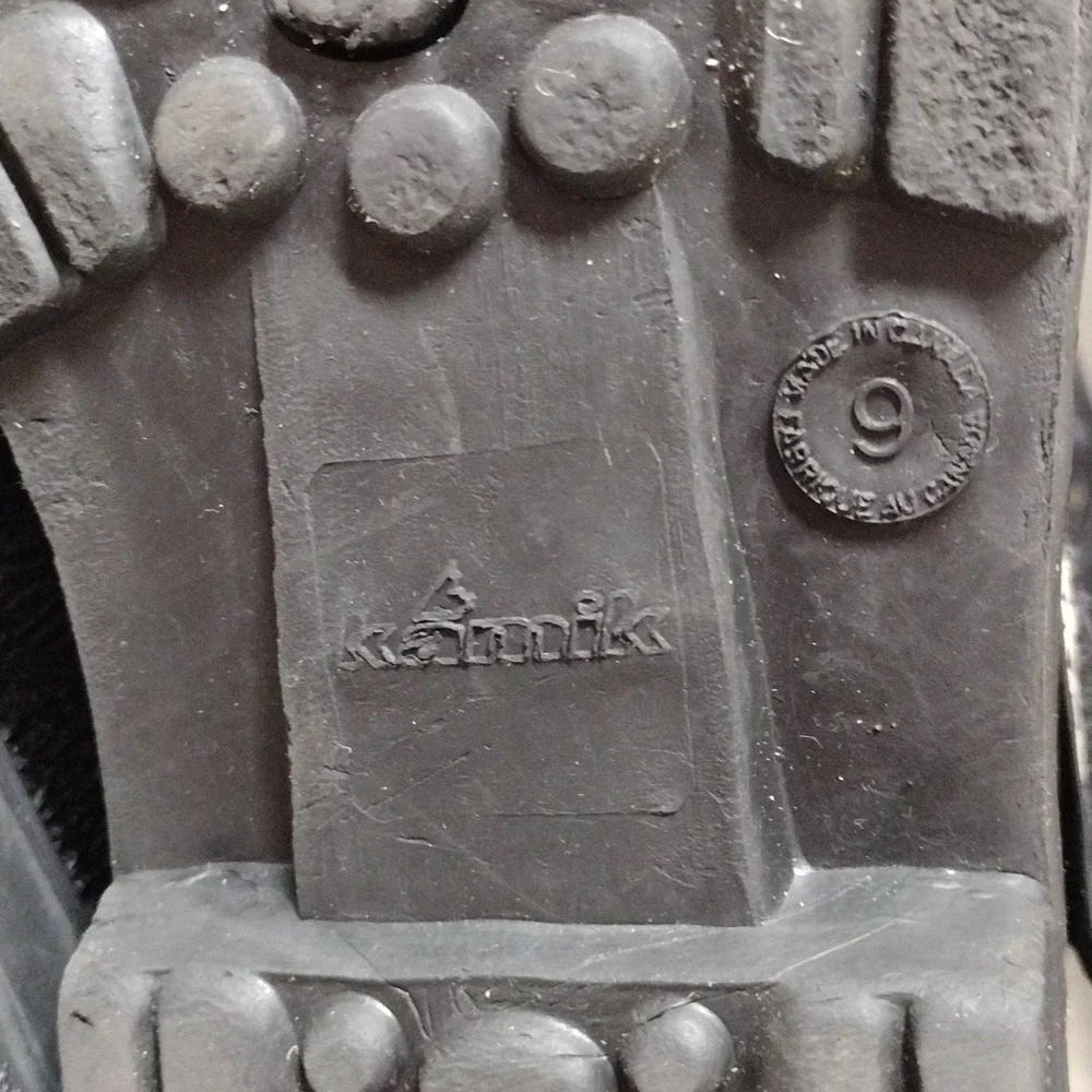 Kamik Skidoo winter boots 9